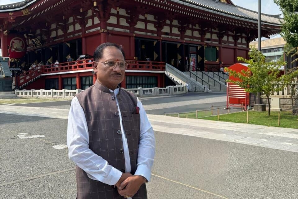 मुख्यमंत्री साय ने जापान पहुंचने के बाद सबसे पहले टोक्यो स्थित ऐतिहासिक असाकुसा मंदिर में की पूजा-अर्चना,छत्तीसगढ़ की 3 करोड़ जनता की खुशहाली और समृद्धि की कामना