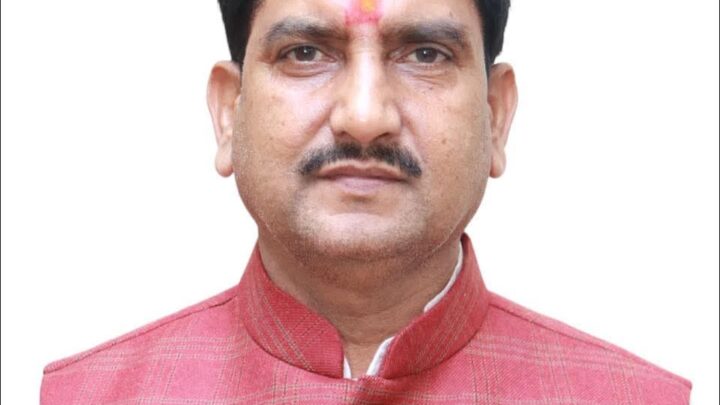 बिल्हा क्षेत्र के रेलयात्रियों के लिए खुशखबरी- केन्द्रीय राज्यमंत्री श्री तोखन साहू की पहल पर केन्द्रीय रेल मंत्री श्री अश्विनी वैष्णव ने ट्रेन ठहराव के लिए अधिकारियों को निर्देश दिए