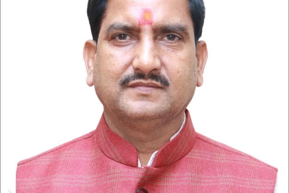 बिल्हा क्षेत्र के रेलयात्रियों के लिए खुशखबरी- केन्द्रीय राज्यमंत्री श्री तोखन साहू की पहल पर केन्द्रीय रेल मंत्री श्री अश्विनी वैष्णव ने ट्रेन ठहराव के लिए अधिकारियों को निर्देश दिए