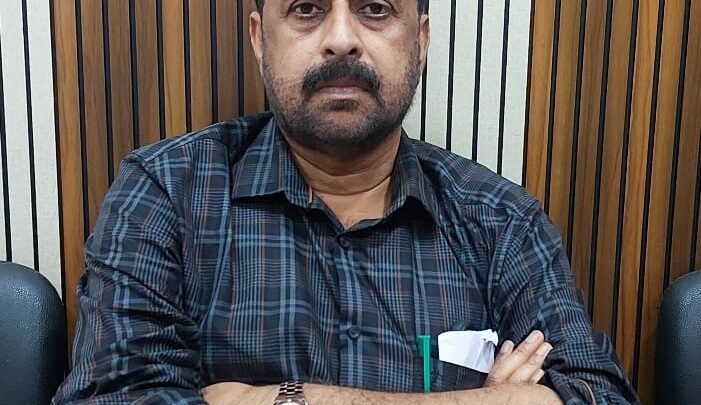 मुख्यकार्यपालन अधिकारी विनोद कुमार सिंह ने सम्हाला बगीचा जनपद सीईओ का कार्यभार