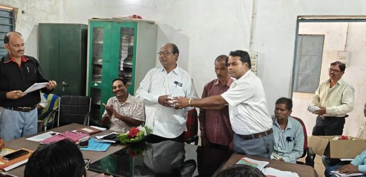 चार शिक्षकों को सामूहिक विदाई, सेवानिवृत्ति के साथ ही मिला पेंशन का भरोसा