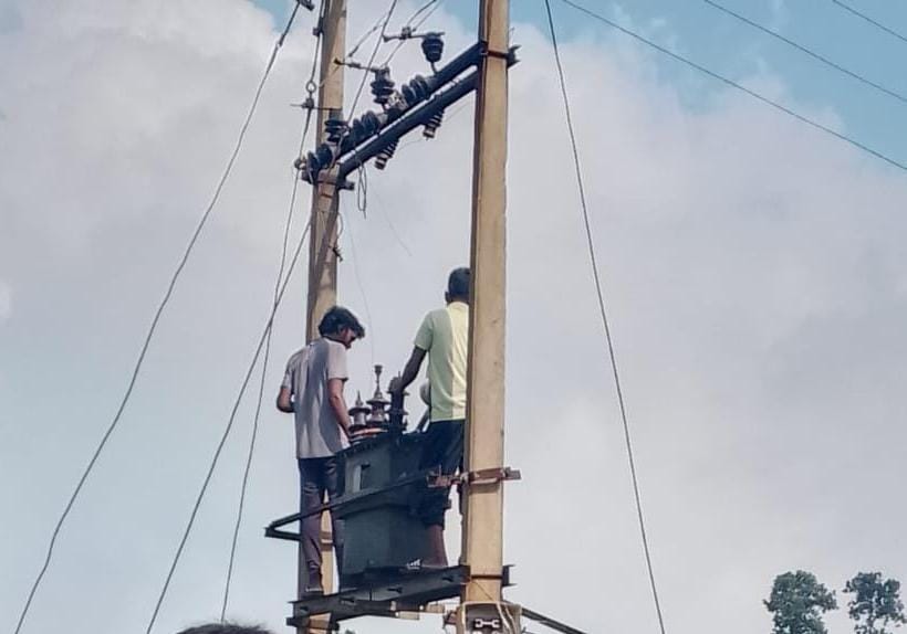 मुख्यमंत्री कैंप कार्यालय की त्वरित पहल से ग्राम कामारीमा के वार्ड क्रमांक 11 में  पुनः बहाल हुई विद्युत आपूर्ति ग्रामीणों ने मुख्यमंत्री के प्रति जताया आभार