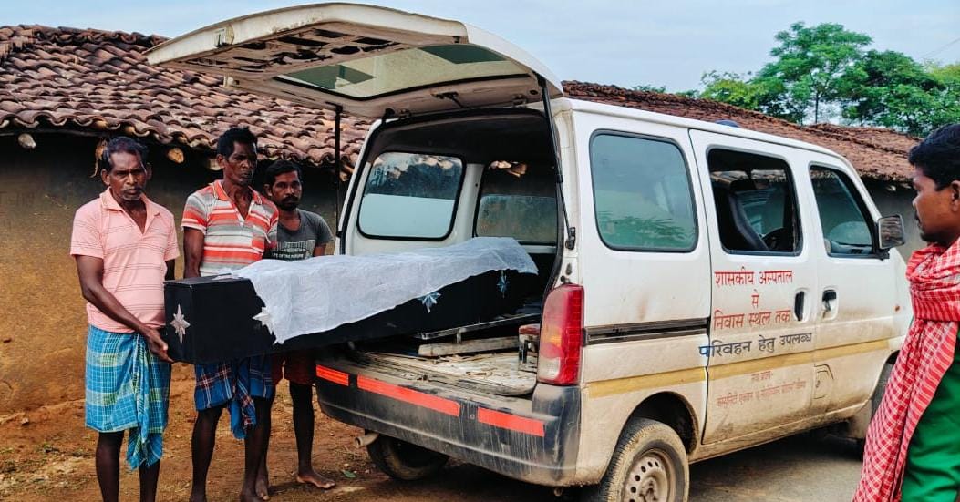 मुख्यमंत्री विष्णुदेव साय की संवेदनशील पहल से संभव हुआ अंतिम दर्शन,चेन्नई से गृह ग्राम पहुंचा राजू नाग का शव, सीएम कैंप कार्यालय बगिया में परिजनों ने लगाई थी गुहार……..