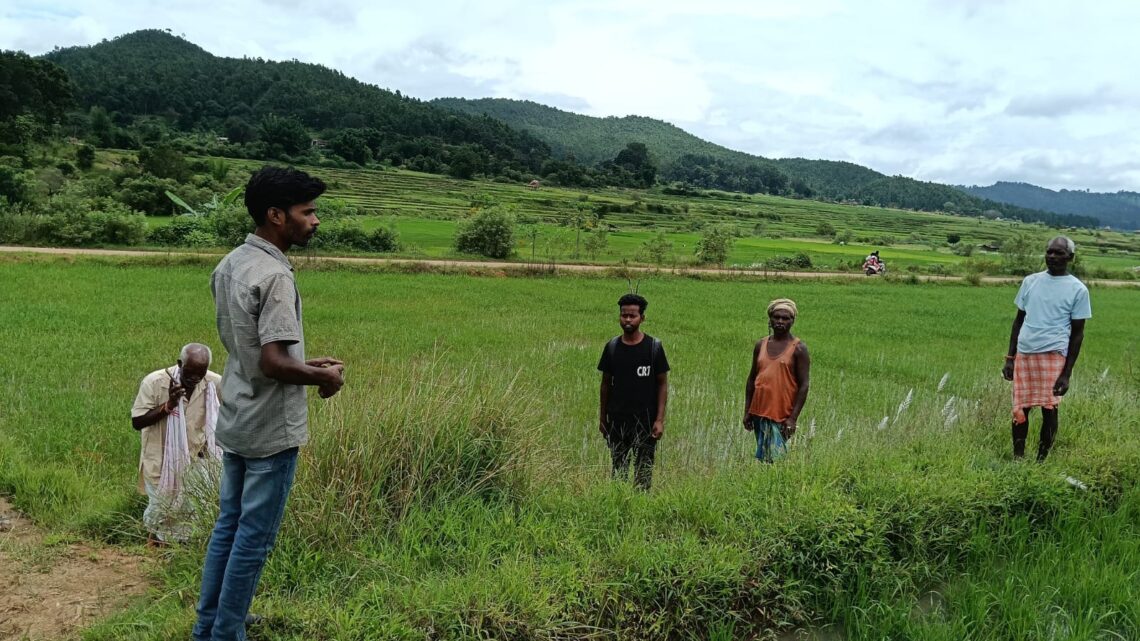 जिले के राजस्व ग्रामों में तहसीलदारों और पटवारी की टीम  डिजिटल क्रॉप फसल सर्वे का कर रहा है कार्य कलेक्टर ने टीम को गंभीरता से कार्य करने के दिए निर्देश