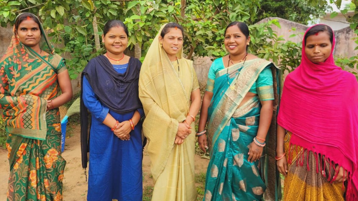 छोटी छोटी बचतों से लेकर ग्रामीण जीवन की धुरी बन रही महतारी वंदन योजना महतारी वंदन योजना से जिले की महिलाओं को मिले 363.42 करोड़ से अधिक की राशि महतारी वंदन योजना से लाखों महिलाएं को मिल रहा आत्मविश्वास और स्वाभिमान जीवन जीने की राह