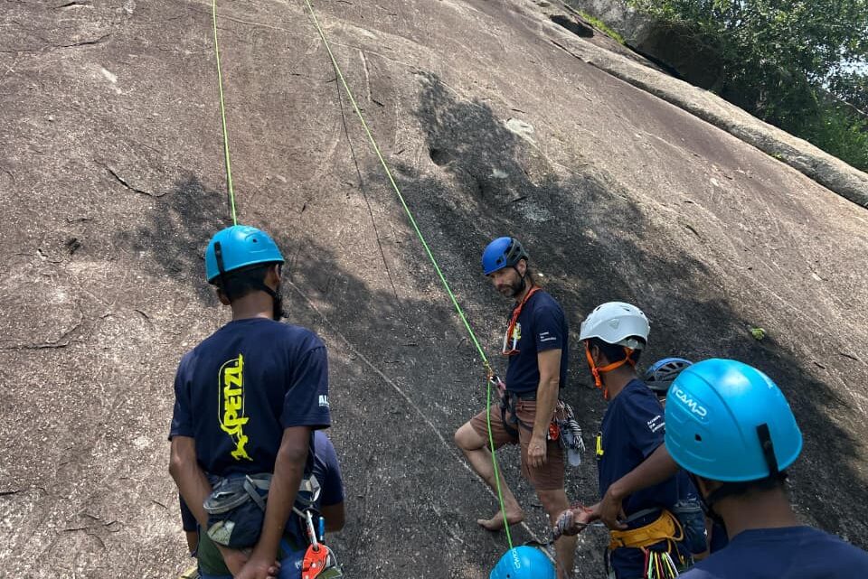 हिमालय अभियान पर निकली जशपुर की युवा टीम