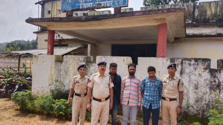 पशु तस्करी के खिलाफ जशपुर पुलिस का कड़ा प्रहार, तीन थाना क्षेत्रों में अलग अलग घटनाओं में 19 पशु बरामद,06 तस्कर गिरफ्तार