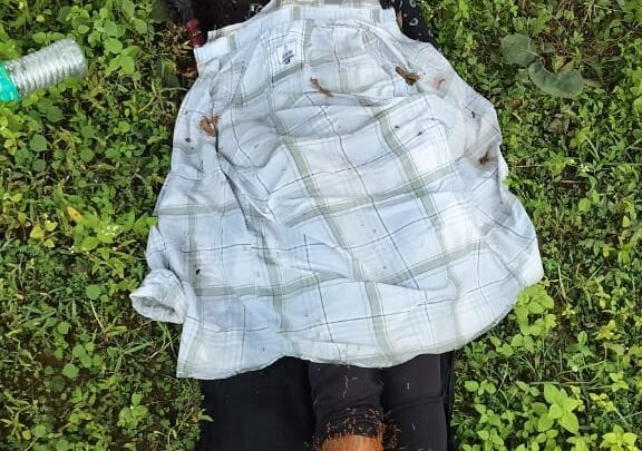 युवक पेड़ पर फांसी के फंदे में था लटका, युवती उसी पेड़ के नीचे पड़ी थी, युवती का शव,प्रथम दृष्टिया मामला प्रेम प्रसंग में हत्या कर,आत्महत्या का होता है प्रतीत,मामले में पुलिस की जांच जारी, पी एम रिपोर्ट के आधार पर होगा मामले का खुलासा