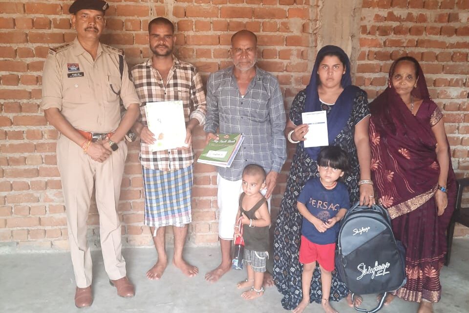 जांजगीर चांपा पुलिस की मानवीय पहल — पीड़ित परिवार की बेटियों की शिक्षा की जिम्मेदारी उठाई