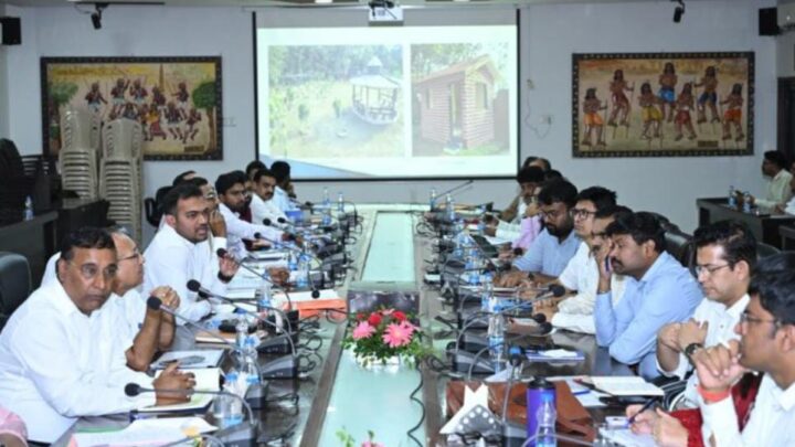 वन मंत्री केदार कश्यप ने बिलासपुर में बैठक लेकर की वन विभाग के काम – काज की समीक्षा,इको पर्यटन को बढ़ावा देने विस्तृत कार्ययोजना बनाने दिए निर्देश