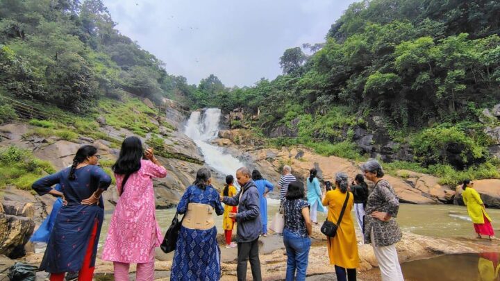 पुणे से आए पर्यटकों को खूब भाया यहां के पर्यटन स्थल और संस्कृति मुख्यमंत्री के नेतृत्व में जिला प्रशासन पर्यटन के विकास के लिए सतत रूप से कर रहा है कार्य