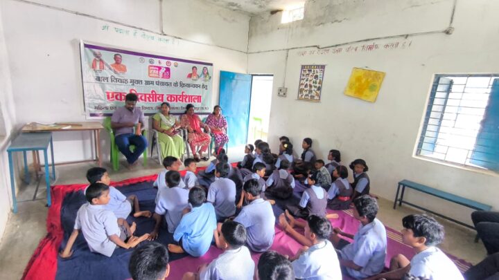 लोखंडी, आरा, डुमरटोली के स्कूलों में बच्चों को बाल सुरक्षा संबंधित दी गयी जानकारी बाल विवाह, मानव तस्करी, चाइल्ड हेल्पलाइन, गुड टच बैड टच की दी गयी जानकारी