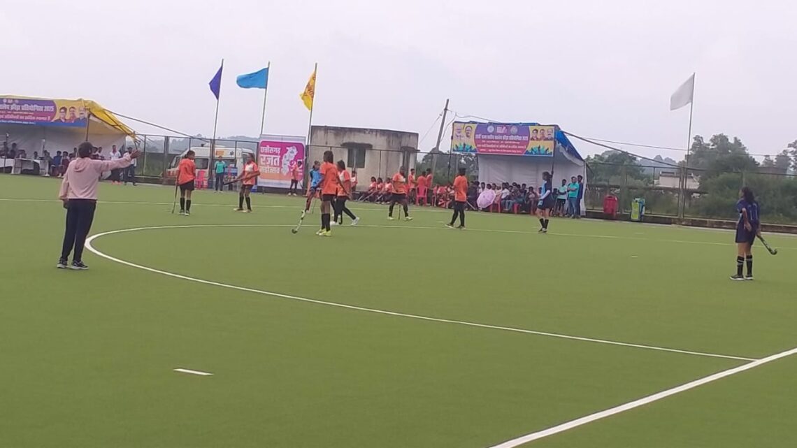 राज्य स्तरीय शालेय खेल प्रतियोगितारू गुरुवार को खेले गए 6 रोमांचक मुकाबले 17 आयु वर्ग बालक वर्ग में सरगुजा ने बस्तर पर 11-0 से दर्ज की एकतरफा जीत