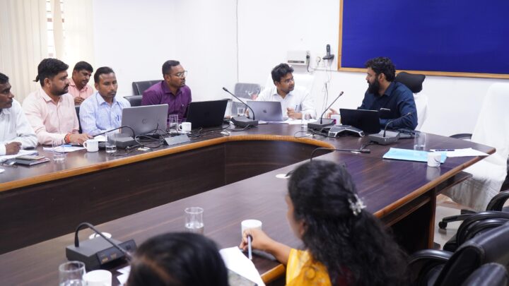 कलेक्टर रोहित व्यास ने जनपद पंचायत, समाज कल्याण और मत्स्य पालन विभाग की ली समीक्षा बैठक विकास कार्यों को गुणवत्ता के साथ निर्धारित समय सीमा में  पूर्ण करने को कहा