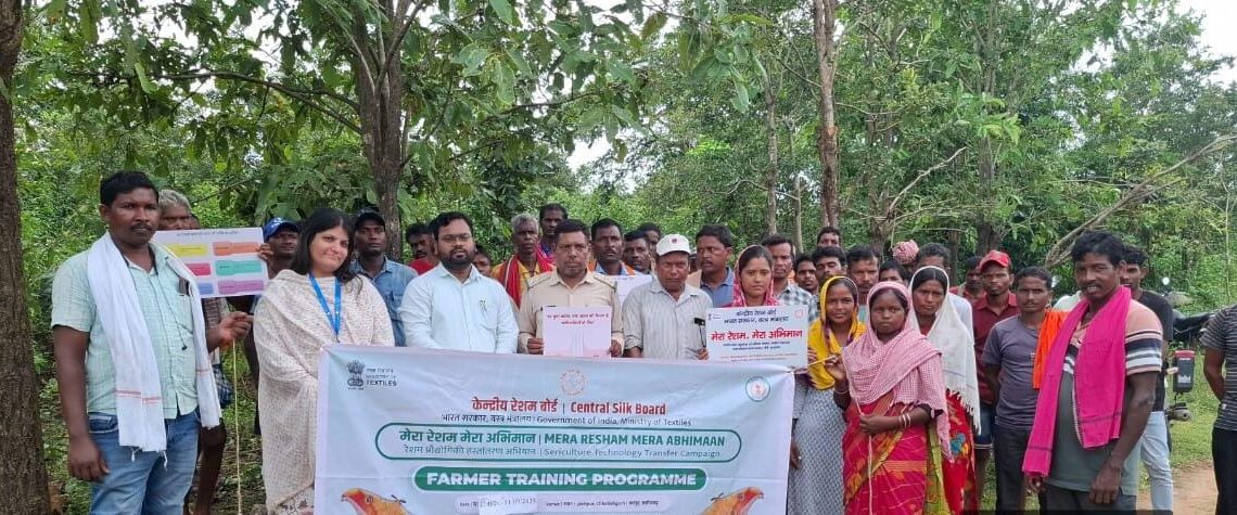 मेरा रेशम मेरा अभिमान अंतर्गत जिले में आयोजित किए गए कार्यक्रम भेलवा, बिहावल और पुगराबहार में तसर कोकून उत्पादन से संबंधित पहलुओं की गई चर्चा