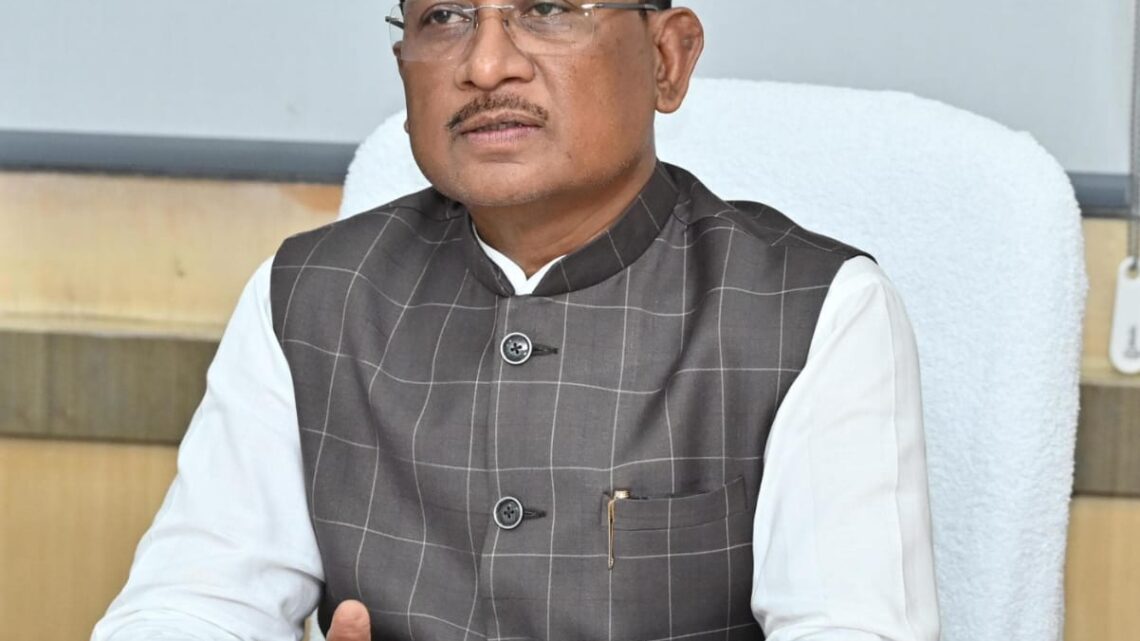 मुख्यमंत्री विष्णुदेव साय से बलरामपुर जिले से चयनित 26 अग्नि वीरों ने किया सौजन्य मुलाकात आपकी यह सफलता प्रदेश के युवाओं के लिए प्रेरणा- मुख्यमंत्री साय