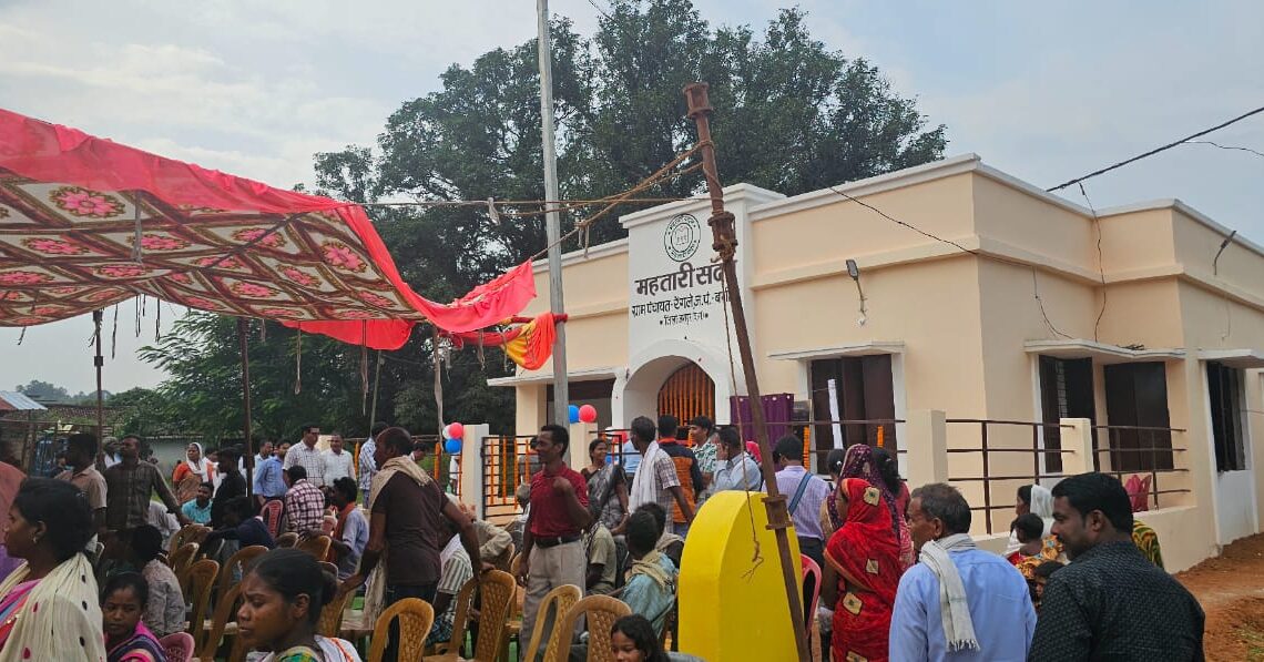 मुख्यमंत्री विष्णुदेव साय ने जिले के लोखंडी एवं रेंगले ग्राम पंचायतों में निर्मित महतारी सदन का किया वर्चुअली लोकार्पण ग्राम पंचायत रेंगले में आयोजित कार्यक्रम में विधायक श्रीमती रायमुनी भगत मुख्य अतिथि के तौर पर हुई शामिल