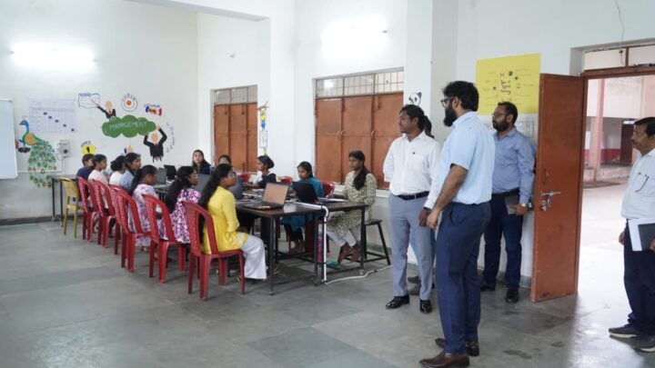 कलेक्टर रोहित व्यास ने नवगुरुकुल प्रशिक्षण संस्थान का किया निरीक्षण, छात्राओं को दी प्रेरणा नवगुरुकुल के माध्यम से युवाओं को मिल रहा तकनीकी और व्यावसायिक प्रशिक्षण