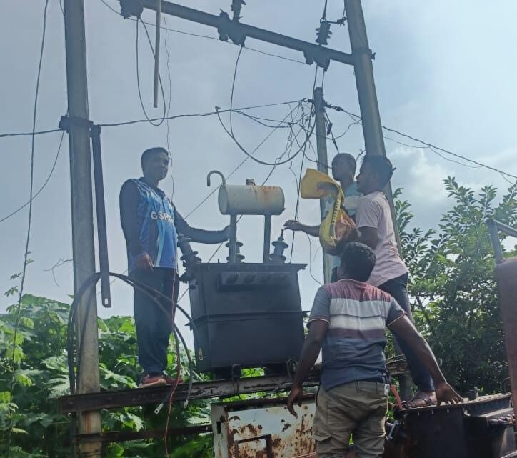 सीएम कैंप कार्यालय की त्वरित पहल से हेटघीचा पारा केन्दू टोली में लौटी रोशनी ग्रामीणों ने मुख्यमंत्री श्री विष्णुदेव साय का जताया आभार