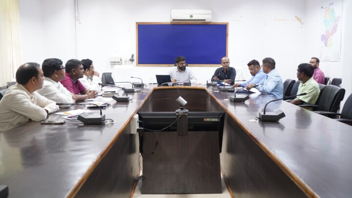 ग्राम पंचायतों में पलायन पंजी का करें संधारण- कलेक्टर रोजगार एवं स्वरोजगार को बढ़ावा देने शासकीय योजनाओं से हितग्राहियों लाभान्वित करने कलेक्टर ने दिए निर्देश कलेक्टर ने विभिन्न विभागों की ली समीक्षा बैठक