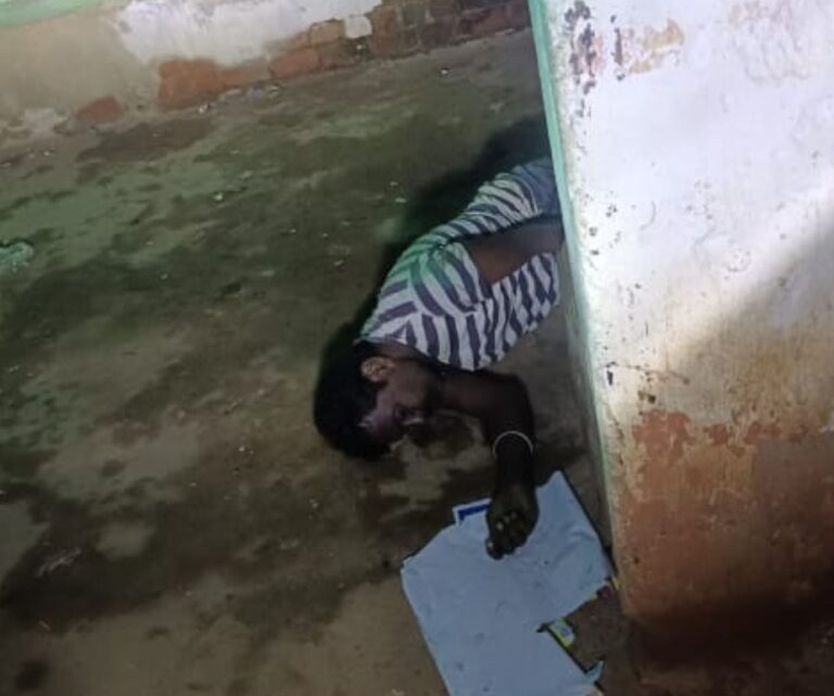 यात्री प्रतीक्षालय में संदिग्ध अवस्था मे मिली लाश