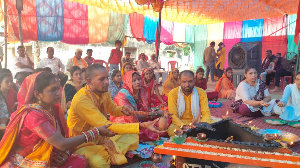 यज्ञ हवन पूर्णाहुति और नव कन्या भोज के साथ शारदीय नवरात्रि पर्व का समापन