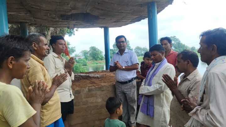 कोटेतरा में धार्मिक रीति-रिवाज से अंतिम संस्कार, बंदर की मौत से ग्रामवासियों शोक में डूबे