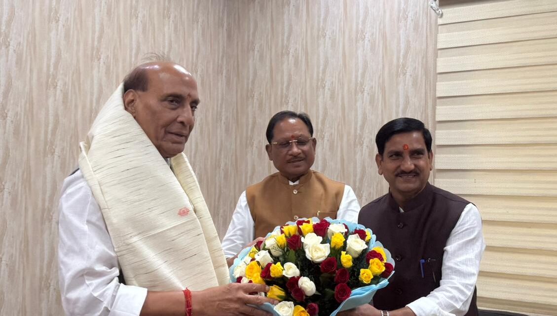 बिलासा देवी केंवट एयरपोर्ट, बिलासपुर के विस्तार को मिली नई गति — मुख्यमंत्री विष्णुदेव साय और केंद्रीय राज्य मंत्री तोखन साहू ने रक्षा मंत्री राजनाथ सिंह से की विस्तृत चर्चा, भूमि हस्तांतरण और इंडस्ट्रियल पार्क विकास पर हुई सार्थक पहल