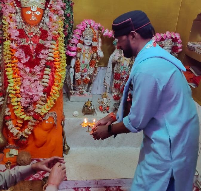 डभराखुर्द में अखंड नवधा रामायण की कलशयात्रा शोभायात्रा निकाली गई