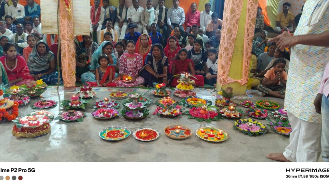 आरती थाल सजाओं प्रतियोगिता में वर्षा रही प्रथम विजेता