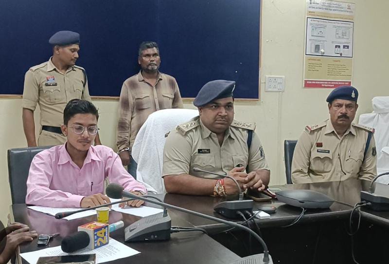 गिरफ़्तारः धान खरीदी में प्रभारी ने की अनियमितता, 65 लाख रुपए के गबन का अपराध दर्ज, खरीदी केंद्र प्रभारी गिरफ्तार