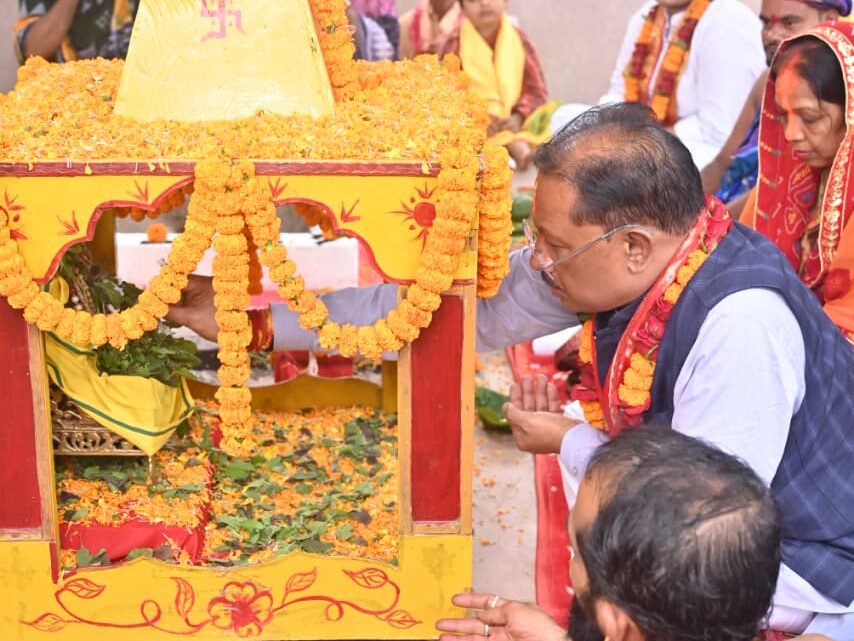 मुख्यमंत्री विष्णुदेव साय ने महाप्रभु श्री जगन्नाथ का लिया दर्शन लाभ भगवान को 51 हजार तुलसी अर्पित कर प्रदेश की सुख-समृद्धि की कामना की