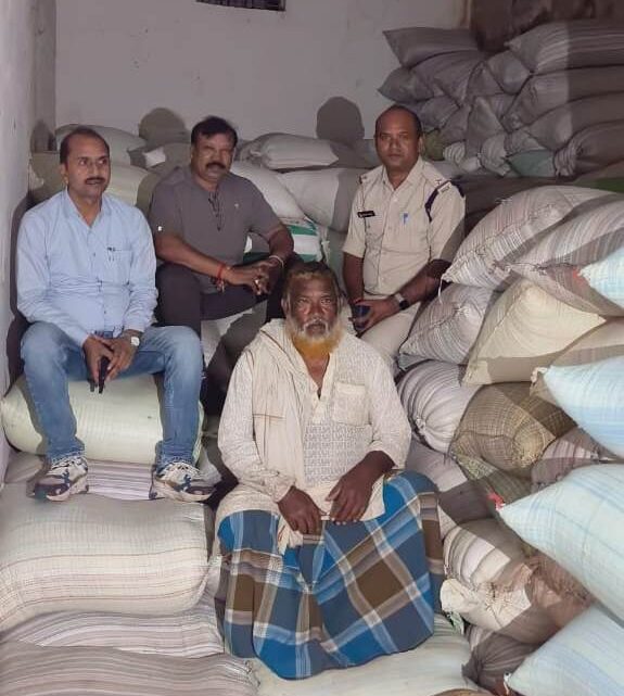 15 नवम्बर से धान खरीदी होगी प्रारंभ , सीजन से पहले प्रशासनिक अमला का अलर्ट मोड , अवैध धान पर कार्रवाई कर किया 3450 बोरी जब्त