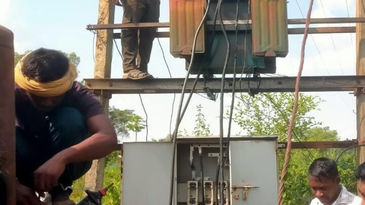 मुख्यमंत्री कैंप कार्यालय की त्वरित पहल से  ग्राम  खजरीढाप में लौटी रोशनी ग्रामीणों ने मुख्यमंत्री के प्रति जताया आभार