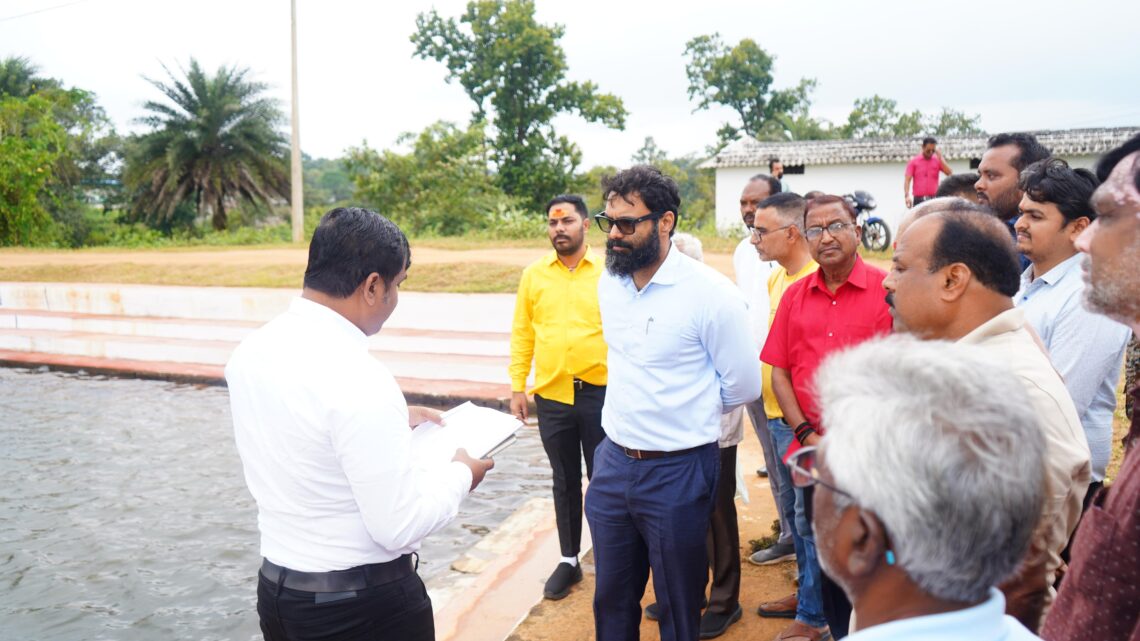 कलेक्टर व्यास ने कुनकुरी छठ घाट का किया निरीक्षण