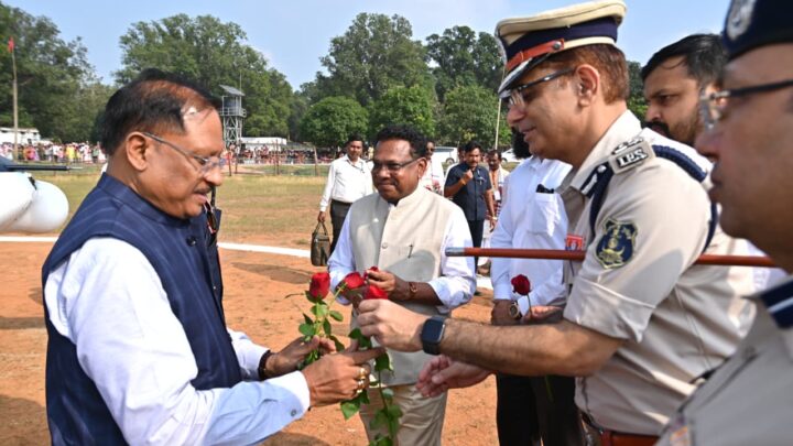 मुख्यमंत्री विष्णुदेव साय ग्राम कण्डोरा पहुंचे, हुआ आत्मीय स्वागत