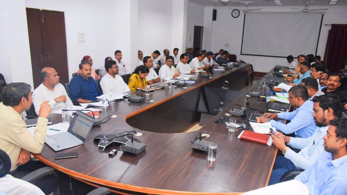 अपर कलेक्टर ने साप्ताहिक समय सीमा की ली बैठक