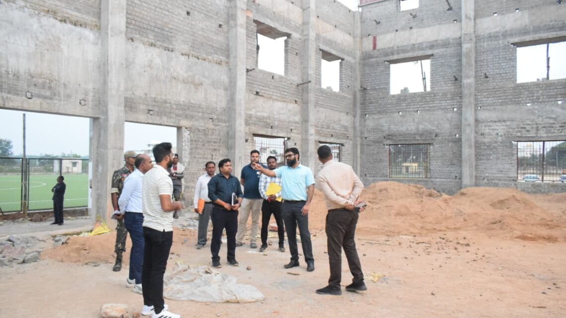 कलेक्टर रोहित व्यास ने खेल स्टेडियमों का किया निरीक्षण गुणवत्ता के साथ समय सीमा में पूर्ण करने के दिए निर्देश आगामी राज्य स्तरीय खेल प्रतियोगिताओं के तैयारी के संबंध दिए आवश्यक दिशा-निर्देश