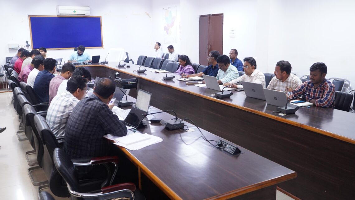 कलेक्टर रोहित व्यास ने जनपद पंचायत, समाज कल्याण और मत्स्य पालन विभाग की ली समीक्षा बैठक विकास कार्यों को गुणवत्ता के साथ निर्धारित समय सीमा में  पूर्ण करने को कहा