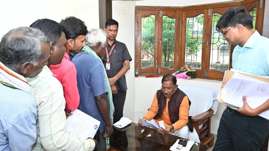 मुख्यमंत्री ने बगिया में सुनी लोगों की समस्या आवेदनों का गंभीरता से निराकरण करने के निर्देश