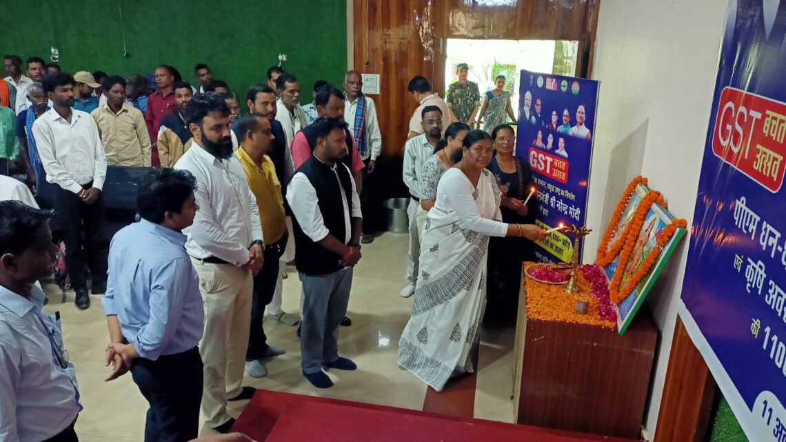 जशपुर में छत्तीसगढ़ स्टेट लेवल ओपन चेस टूर्नामेंट का हुआ शुभारंभ जशपुर विधायक रायमुनी भगत ने शतरंज खेलकर टूर्नामेंट की प्रतियोगिता की औपचारिक शुरुआत पहले दिन प्रदेश के 204 खिलाड़ियों ने शतरंज की बिसात पर दिखाया जौहर विधायक, कलेक्टर एवं सीईओ ने भी शतरंज के दावों में आजमाया हाथ