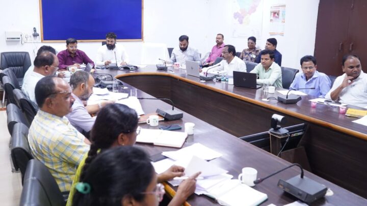 जिले में संस्थागत प्रसव को प्रोत्साहित करने कलेक्टर ने दिए निर्देश जिले में उपलब्ध डायलिसिस सुविधा से अधिक से अधिक लोगों को करें लाभान्वित – कलेक्टर कलेक्टर ने स्वास्थ्य विभाग के कार्यों की समीक्षा हेतु ली बैठक