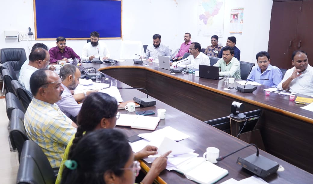 जिले में संस्थागत प्रसव को प्रोत्साहित करने कलेक्टर ने दिए निर्देश जिले में उपलब्ध डायलिसिस सुविधा से अधिक से अधिक लोगों को करें लाभान्वित – कलेक्टर कलेक्टर ने स्वास्थ्य विभाग के कार्यों की समीक्षा हेतु ली बैठक