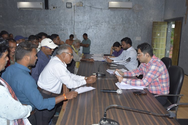 आमजनों ने मांगों एवं समस्याओं के निराकरण की मांग की 100 से अधिक आवेदन प्राप्त हुए