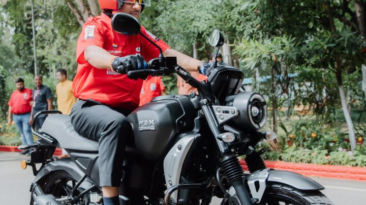 मुख्यमंत्री विष्णुदेव साय ने स्वयं बाइक चलाकर युवाओं को दिया सुरक्षित ड्राइविंग का संदेश