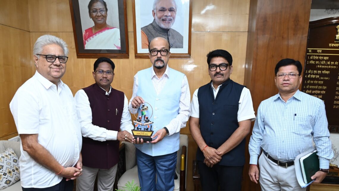 राज्यपाल श्री रमेन डेका से राज्य अनुसूचित जनजाति आयोग के अध्यक्ष श्री मंडावी ने सौजन्य मुलाकात की*