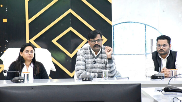 कलेक्टर ने समिति प्रबंधकों की ली बैठक , धान खरीदी समय पर, व्यवस्थित और पूरी तरह हो पारदर्शी – कलेक्टर