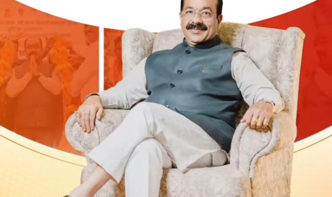 उपमुख्यमंत्री अरुण साव का नगर में मित्र मंडली के साथ जन्मदिन समारोह