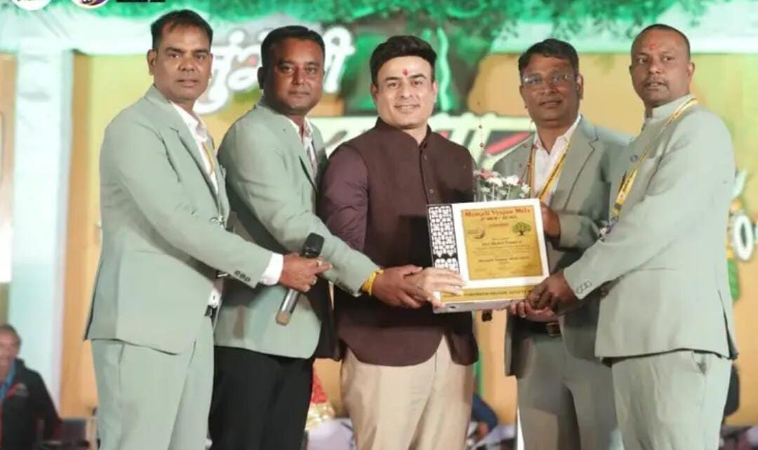 मुंगेली व्यापार मेला में रौनक चरम पर:मेहंदी से लेकर सांस्कृतिक नृत्यों तक प्रतिभाओं का चमका सितारा