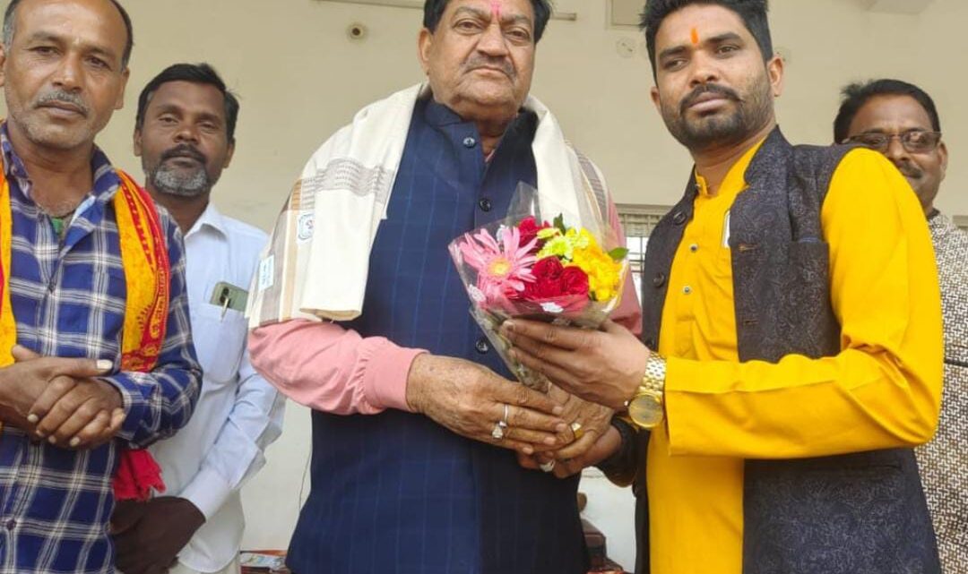 अंतरराष्ट्रीय मानवाधिकार फाउंडेशन की दीनबंधु यादव बेमेतरा जिलाध्यक्ष बनते ही कह दी बड़ी बात पदमश्री फूलबासन यादव और पदमश्री जागेश्वर यादव मुक्तायादव प्रदेश उपाध्यक्ष ने दीनबंधु यादव को बेमेतरा जिलाध्यक्ष बनने पर बधाई एवं शुभकामनाएं दीं